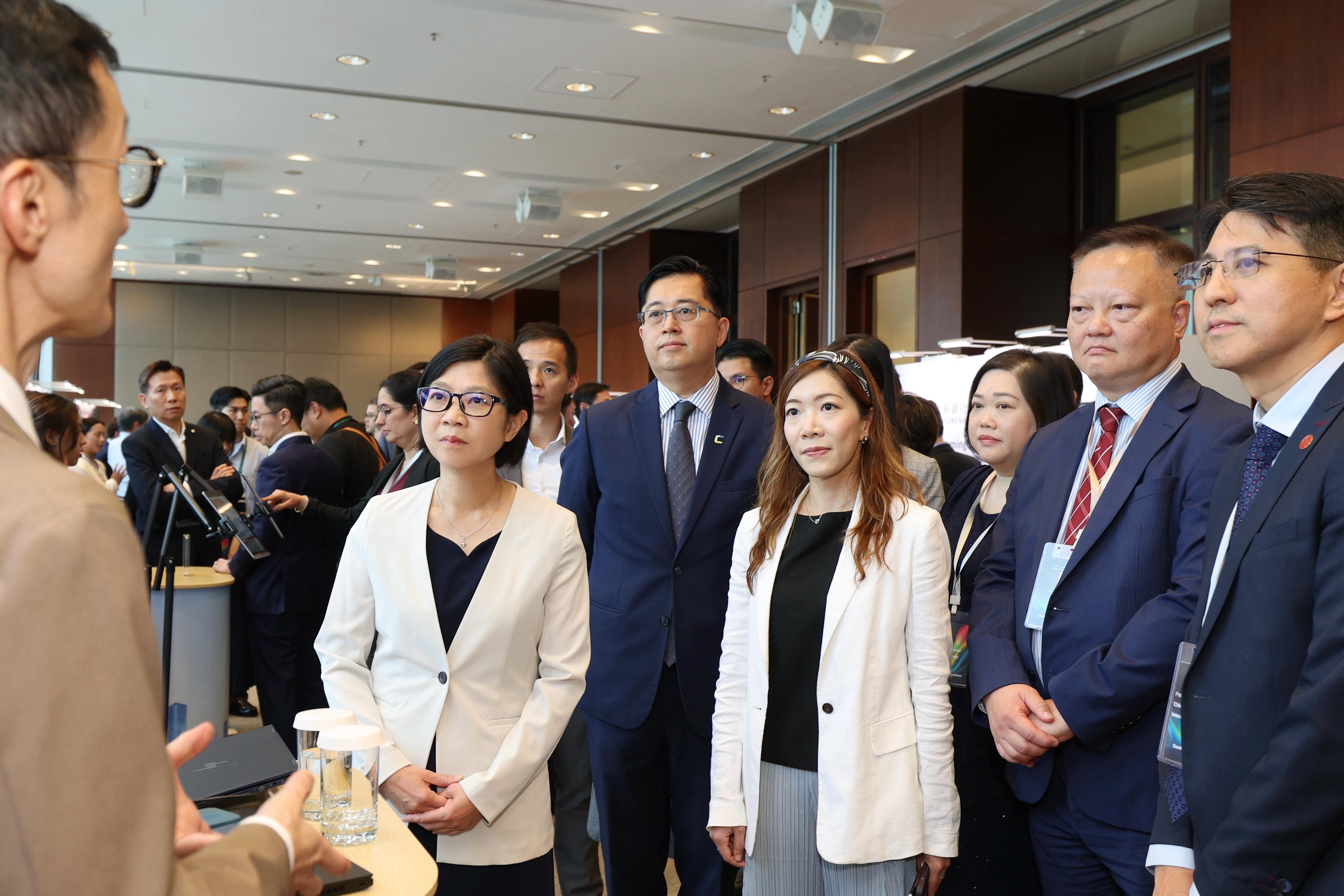 GenA.I.研討會設有展區和專家分享，展示GenA.I.沙盒創新用例並促進業界交流。