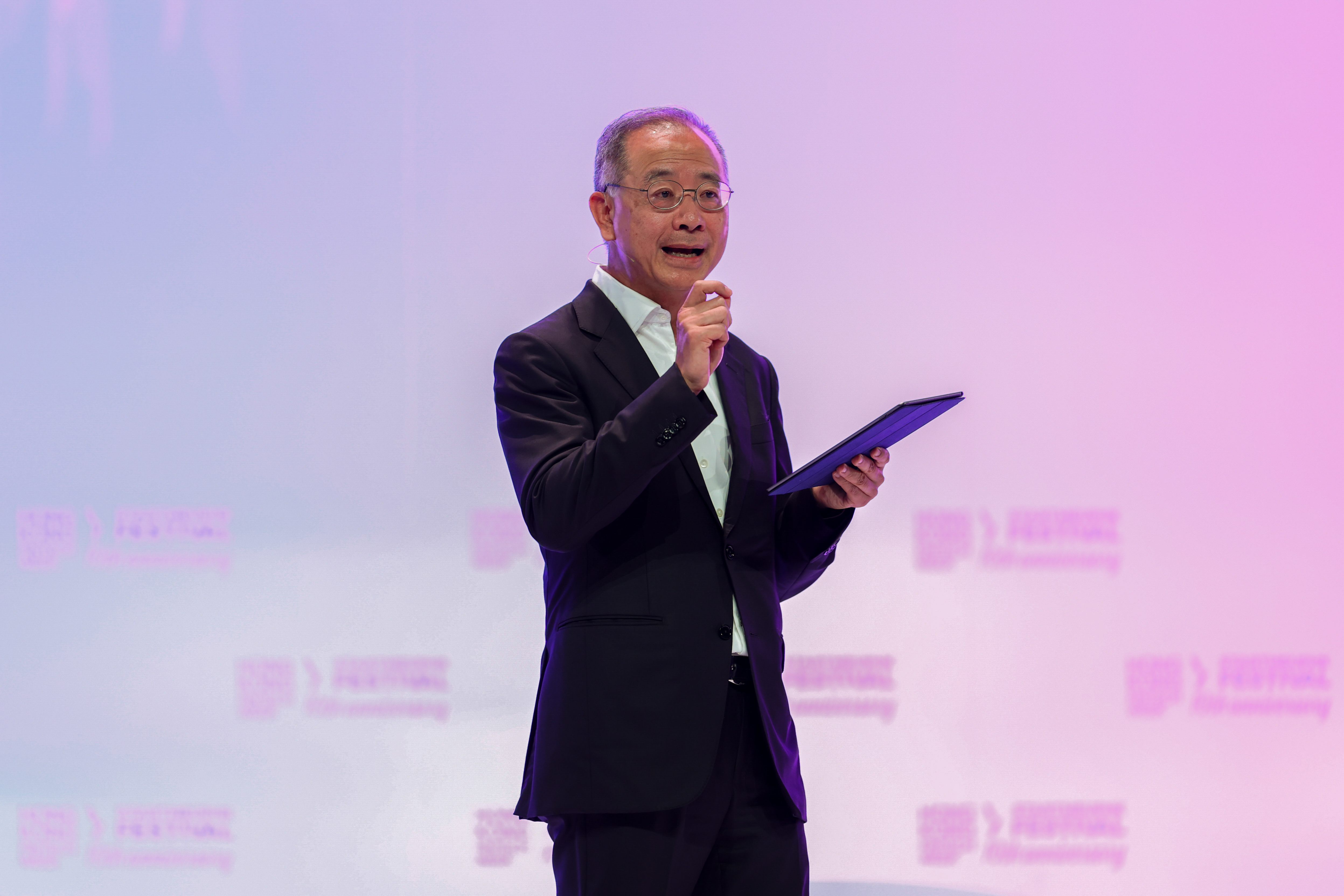 金管局總裁余偉文於香港金融科技周2025發表開幕致辭。